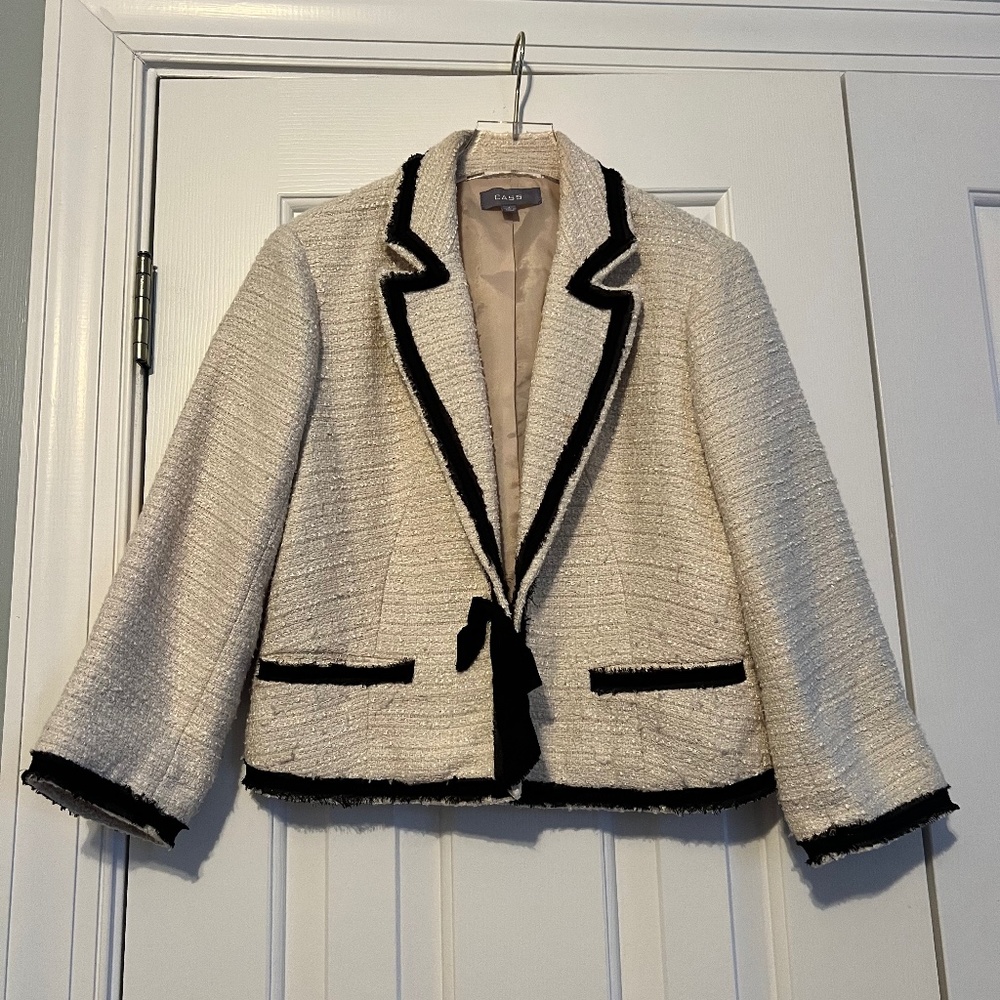 Cass cream blazer with black trim